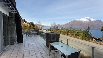 Lake Wakatipu Views