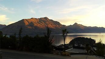 Lake Wakatipu Views