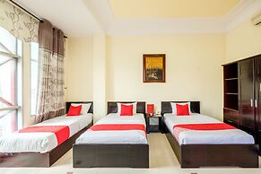 Coop's Hotel & Apartments