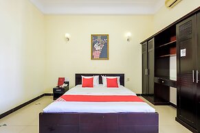 Coop's Hotel & Apartments