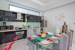 Isawan 2BR Salt Pool Villa in Baannaraya