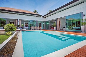 Blissful Stay at Grand Villa Tangerine