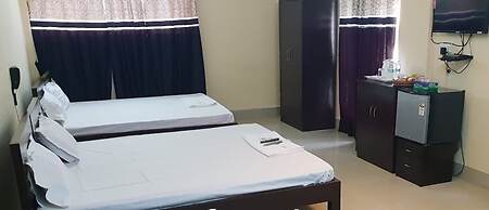 The Salvation Army Red  Shield Guest House - Hostel