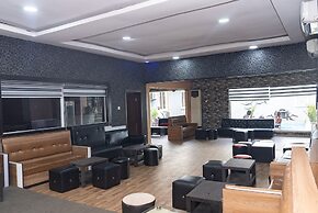 Mayors & Diplomat Suite GRA