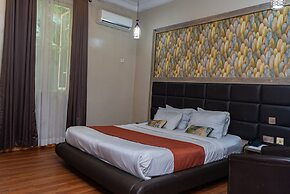 Mayors & Diplomat Suite GRA