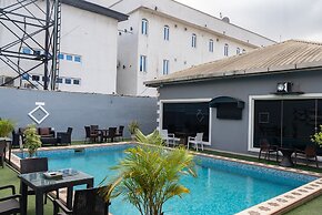 Mayors & Diplomat Suite GRA