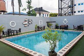 Mayors & Diplomat Suite GRA