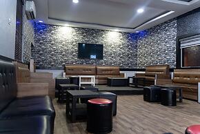 Mayors & Diplomat Suite GRA