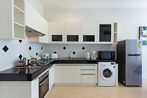 Tropical Stay at 2BR Pool Villa Greens 8