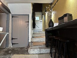 One Drake Road Hotel