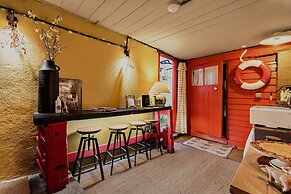 One Drake Road Hotel