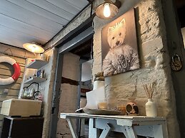 One Drake Road Hotel