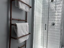 One Drake Road Hotel