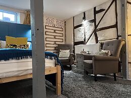 One Drake Road Hotel