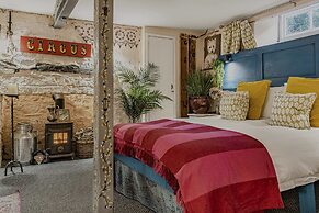 One Drake Road Hotel