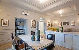 Eleganza nel Cuore di Napoli by Wonderful Italy