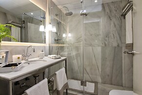 Granada Deluxe Apartments