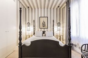 Granada Deluxe Apartments