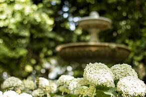 Granada Deluxe Apartments