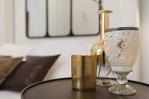 Granada Deluxe Apartments