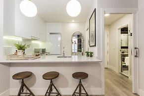 Granada Deluxe Apartments