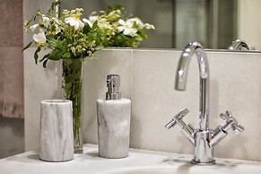 Granada Deluxe Apartments