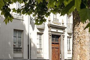 Granada Deluxe Apartments