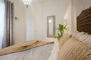 Granada Deluxe Apartments