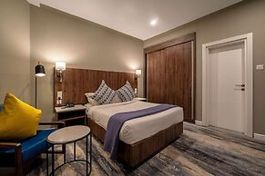 Central Hotel- Ridge