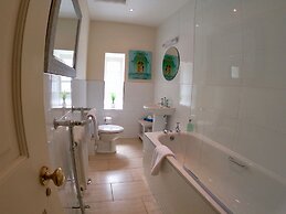 Escape To Edinburgh @ Broughton Place