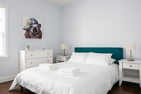6 Bedroom Duplex Near NYC