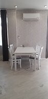 Nizhneimeretinskya apt 22