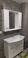 Nizhneimeretinskya apt 23