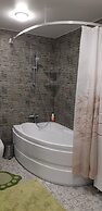 Nizhneimeretinskya apt 23