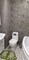 Nizhneimeretinskya apt 23