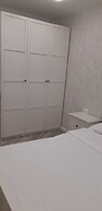 Nizhneimeretinskya apt 23