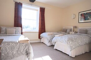 Colthrop Manor