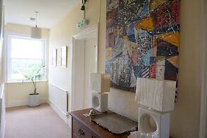 Colthrop Manor