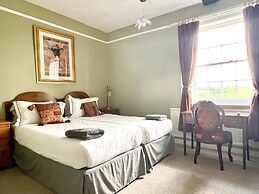 Colthrop Manor