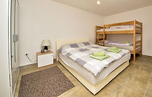 Apartmani Robi i Kristina