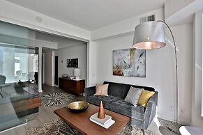 AMAZING SUITES IN YORKVILLE