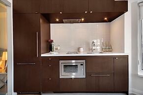 AMAZING SUITES IN YORKVILLE