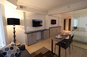 AMAZING SUITES IN YORKVILLE