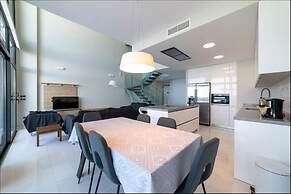 Sunset Drive Mar Holidays