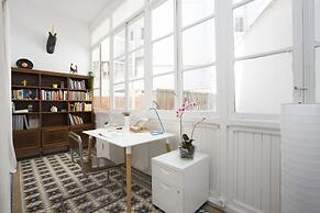 SingularStays Ms Rogers