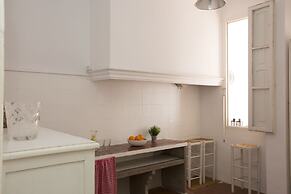 SingularStays Ms Rogers