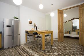 SingularStays Ms Rogers