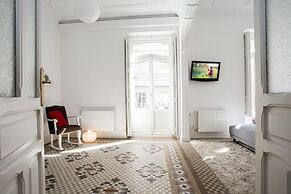 SingularStays Ms Rogers