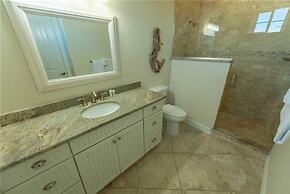 Beachy Villa Vista Apartment 5