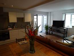 Spacious Apartment in Winchester